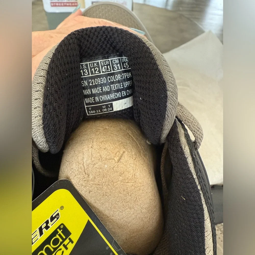 NIB/NWT Men’s Skechers Black and Taupe Walking Sneakers. - Picture 15 of 16